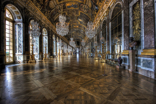 The Filth and Squalor of Versailles,The home of famous French kings such as Louis XIV and Louis XVI 