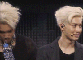 datkaidoe:Junmyeon and his cute puppy drinking water.6/? gifs from “Hello!” Greetin