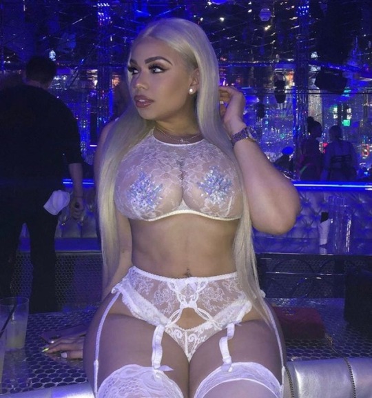 chicken-n-wafflesx:    Too damn fine 💯 🌹🌹 🌹🌹 🌹🌹 🌹🌹 🌹