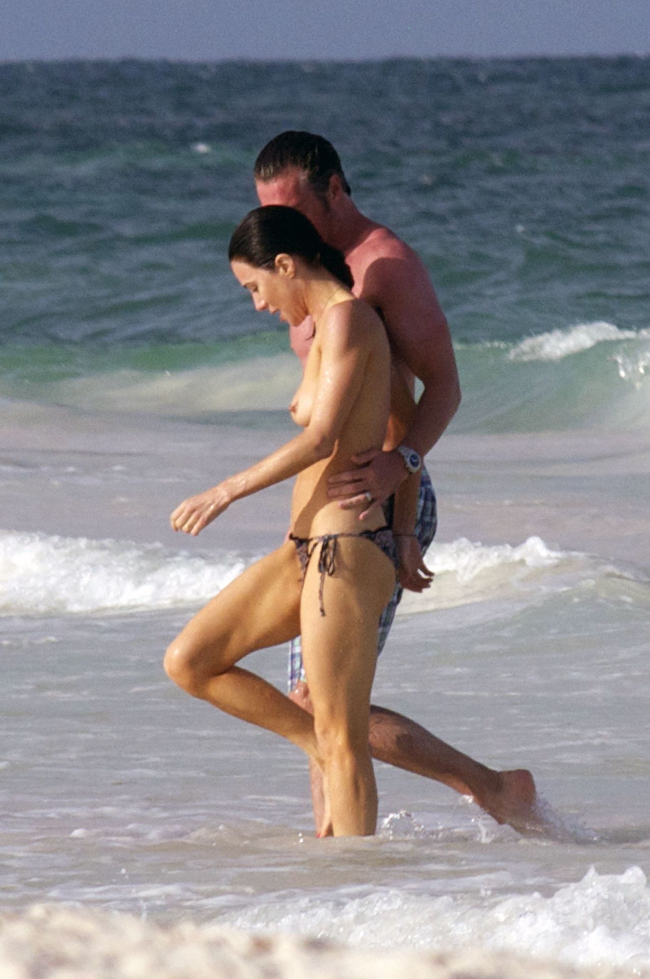 toplessbeachcelebs:Jamie MurrayÂ topless at the beach in MexicoÂ (July 2014)