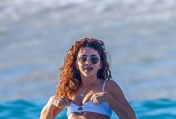 Sarah Hyland Cameltoe