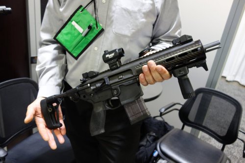 45-9mm-5-56mm:  awesomeness2:  thedepthcharger:  Sig Sauer MCX. It is operated by a dual short stroke piston gas tappet system with the recoil spring assembly in the upper, so no buffer tube is needed. There will be an integral suppressor available,