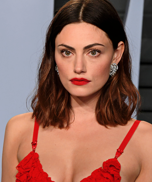 ptonkinsource - Phoebe Tonkin attends the 2018 Vanity Fair Oscar...