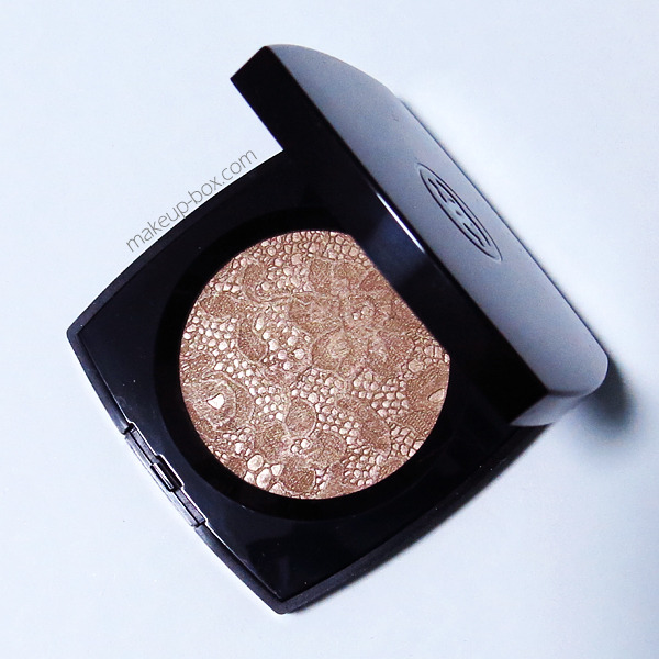 makeupbox:  Anyone seen Chanel’s new Dentelle Précieuse Illuminating Powder? It’s
