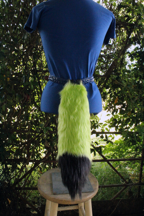 Short Fox TailsLime with a black tip, very popular combo! See something you like or maybe have a com