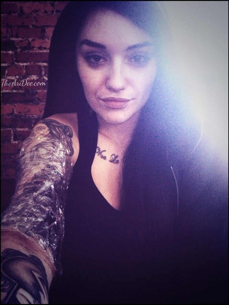 thearidee:  Sleepy, sore stoner. Being lazy and recovering. Zzz #zombieface #freshink