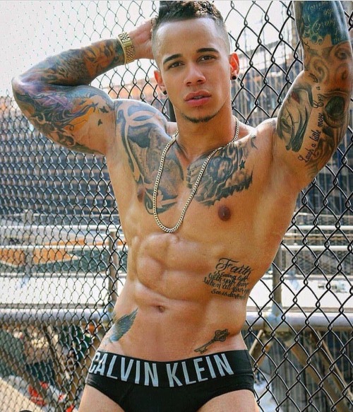 intermissionable: hot popi mm love his tatts