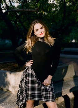 dailyactress:  Joanna JoJo Levesque – Nylon