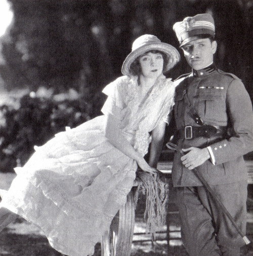 Lillian Gish with Ronald Coleman in The White Sister, 1923, her biggest hit after she left Griffith.