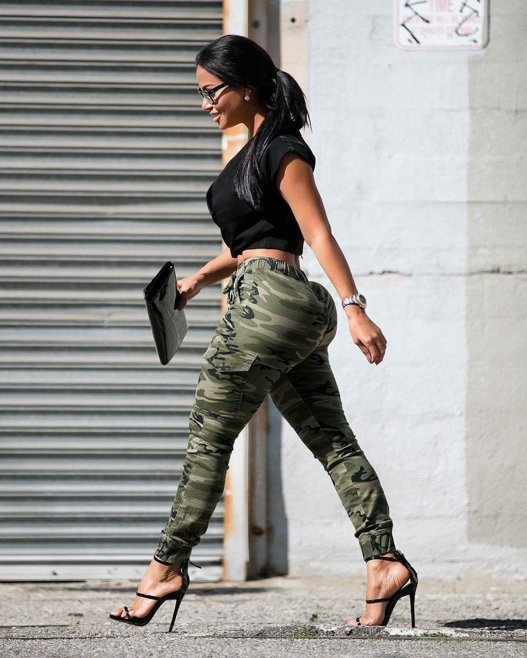 alldaysexxxy:  ALL DAMN DAY!!!