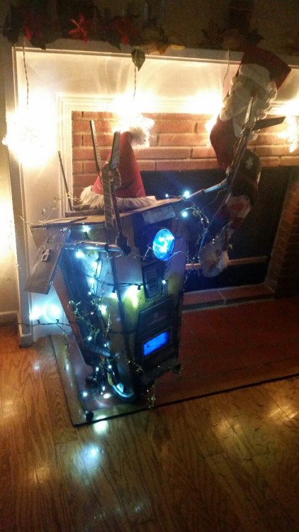 medusamayhem:Yeah I so this I made claptrap a couple of months ago as a prop to go with my Lilith co