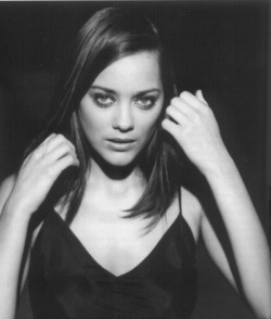 myperfect10s:  marion cotillard  Via definitecuties.