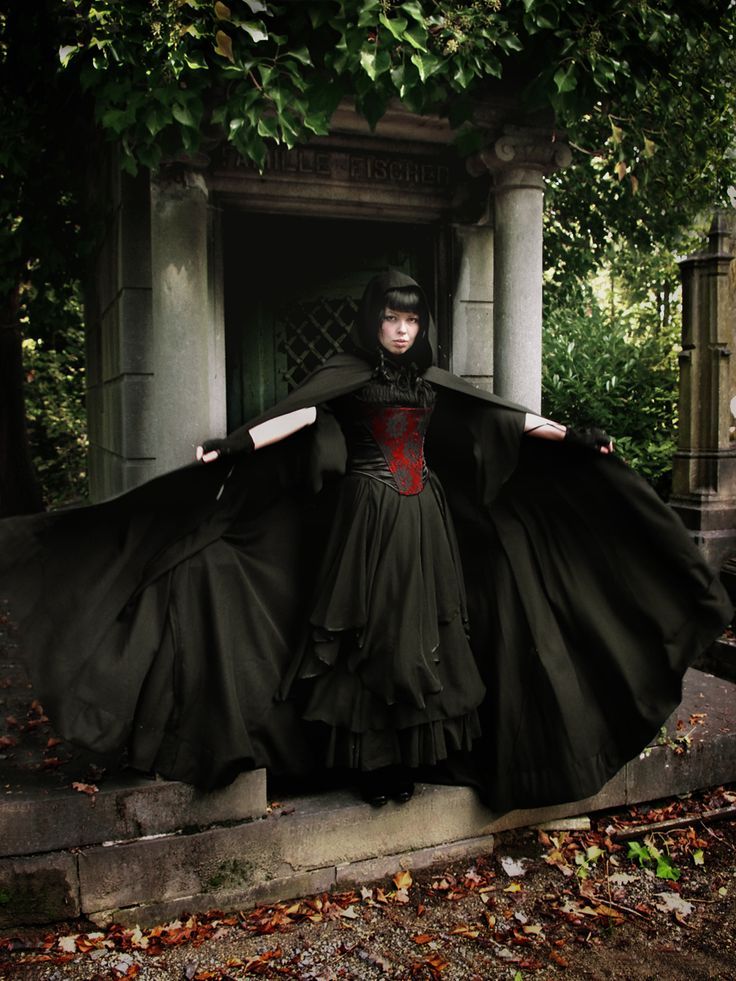 victorian-goth:
“Victorian goth http://victorian-goth.tumblr.com/
”