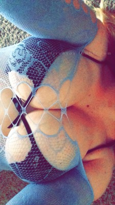 mirahxox:  My boobs look good today, lol
