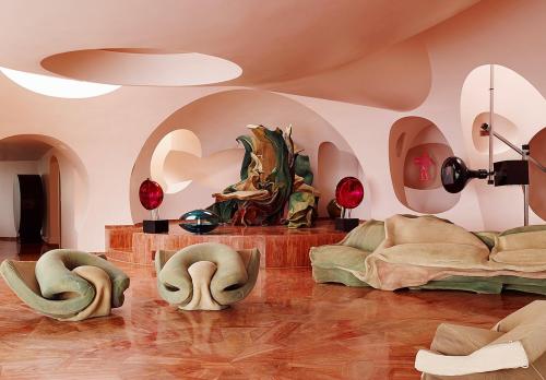 moodboardmix: Pierre Cardin “Palais Bulles” Designed by Antti Lovag.   Théoule-sur-Mer, France. Photo Louis-Philippe Breydel & Gaëlle Le Boulicaut.  Anyone got a spare 500 mill so I can buy this place?