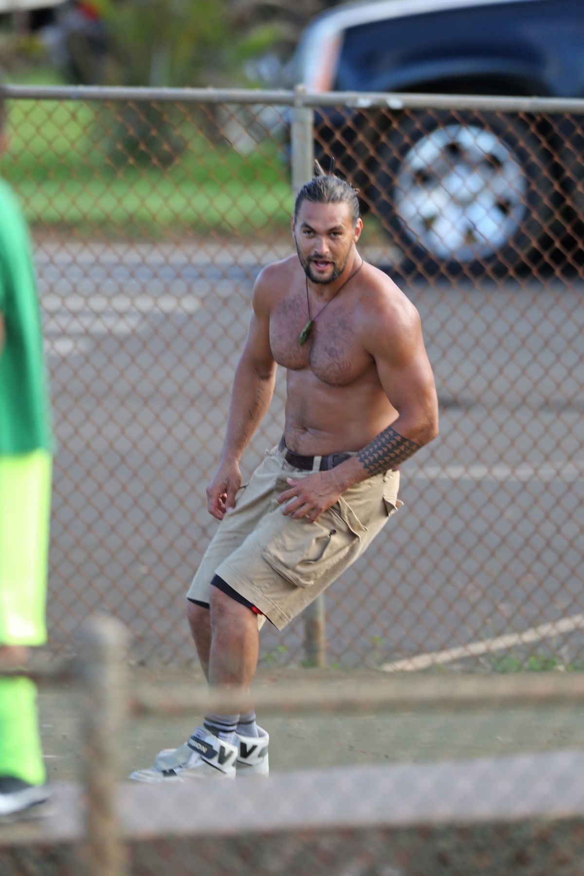 jason-the-best-momoa:    JASON MOMOA Shirtless Skateboarding in Hawaii 09/04/2015