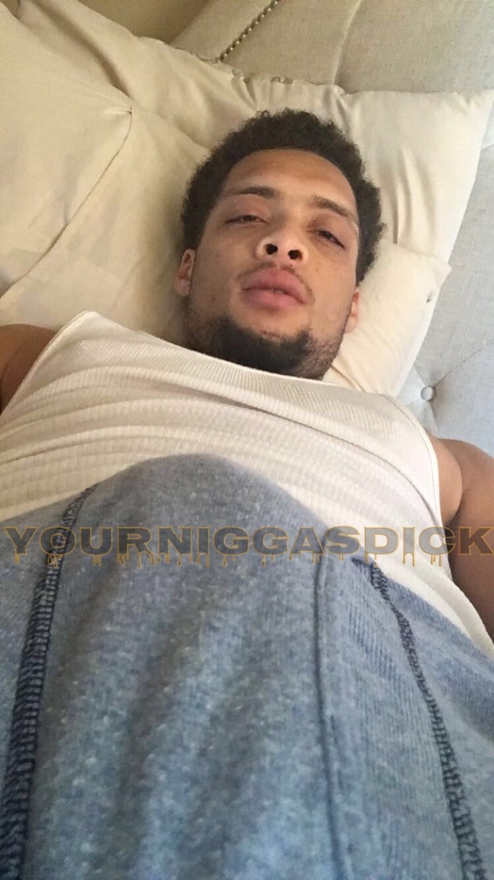thequeenbait:  yourniggasdick:  Still daddy  This my brothers friend lmaooo 🤦🏽‍♀️