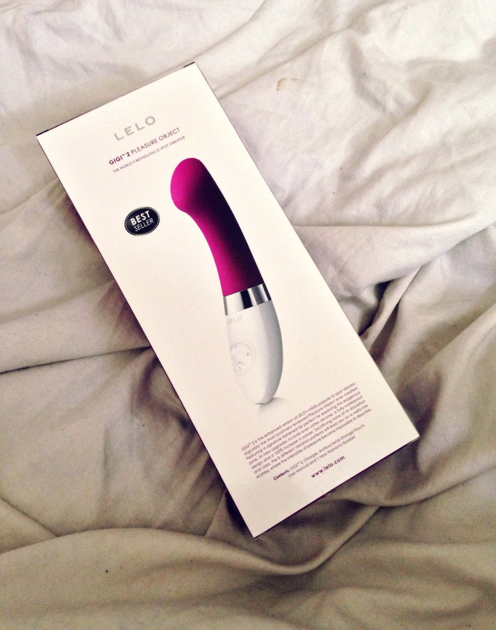 daintydirtydamsel:  alphapvssy:  This little mutt finally got her new toy *wags*