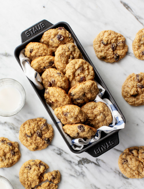 Perfect Oatmeal Raisin Cookies Click here for the recipe!Click here formore recipes like this one!