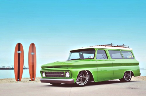 theoldiebutgoodie: 1966 Chevrolet Suburban Lime Crush.