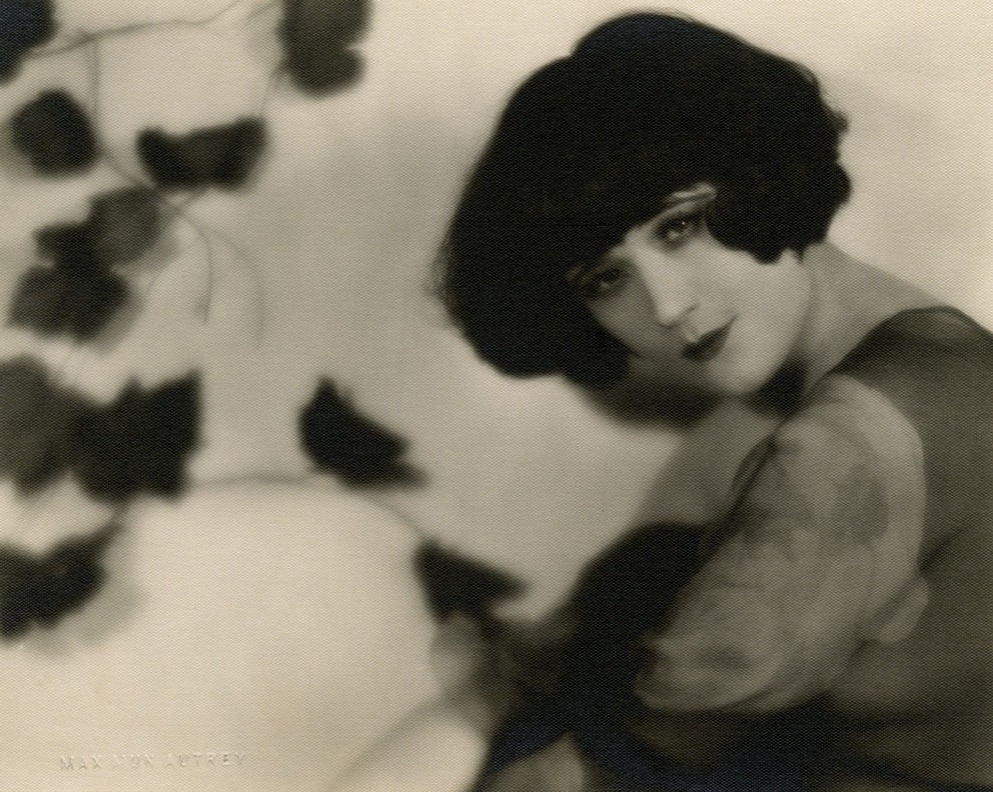 hoodoothatvoodoo:  Max Munn Autrey &lsquo;Margaret Livingston&rsquo; 1927
