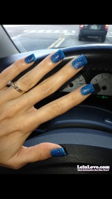 Blue sparkle manicure :) http://www.lelulove.com