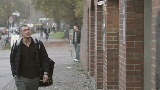 e8f56569783fa6cb72e69fa9f7872b1c1dc0063f.gifv