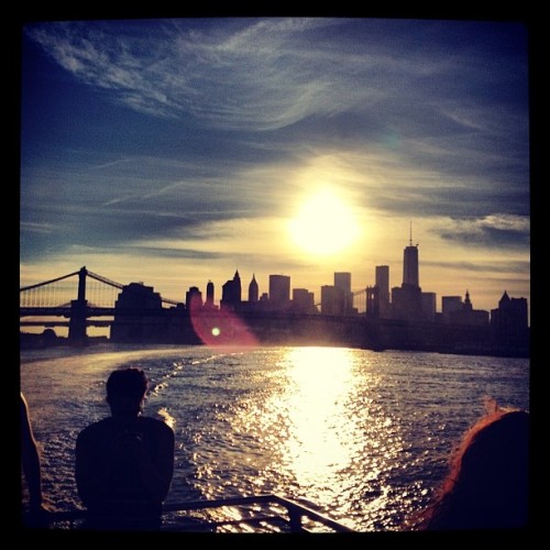 sickswagstyle:  Everything is beautiful when I’m on my way back to #nyc #ferry #seastreak #sunset #sunday #eastriver
