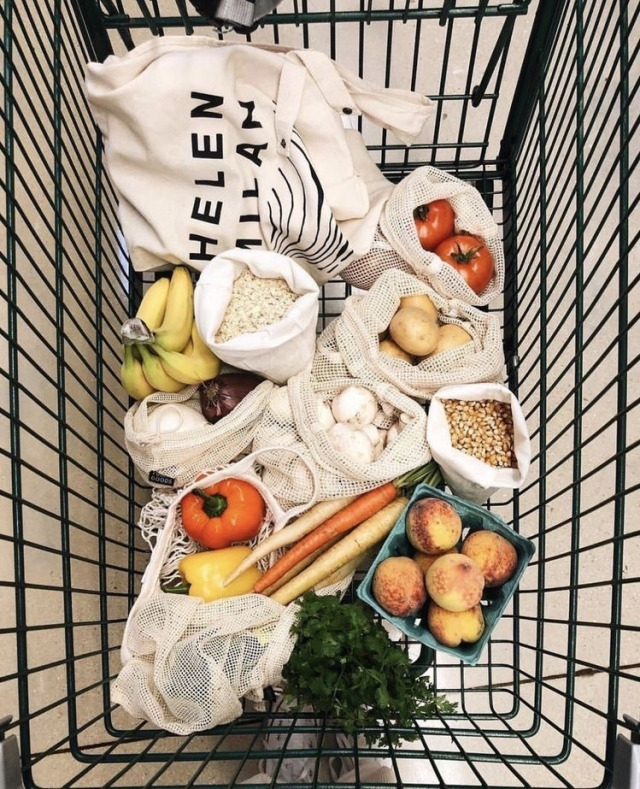 awholevibex:grocery store run.