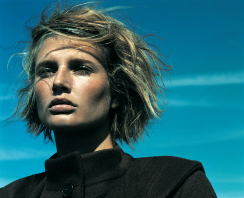 ghesquiereous:  bridget hall photographed by tesh for vogue nippon 2001 