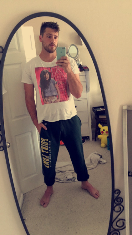 jamestmedak:  Dudes like this probably don’t even know how sexy and dominant they