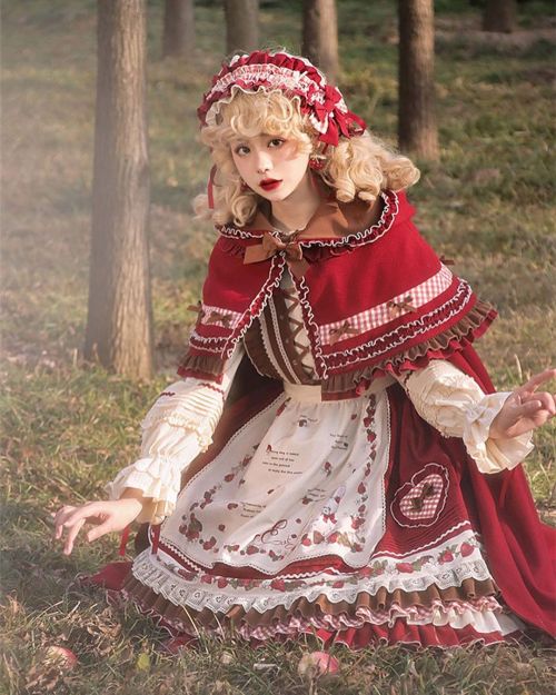 A new #strawberrydress with #littleredridinghood theme. Please message me for details ^^ www