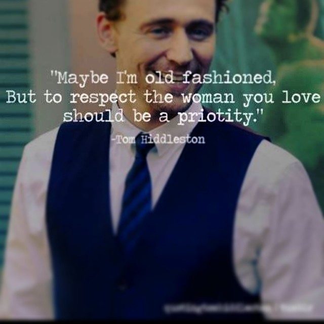 tobitoniyukihoshi:  Definitely an example of a gentleman. #tomhiddleston #avengers