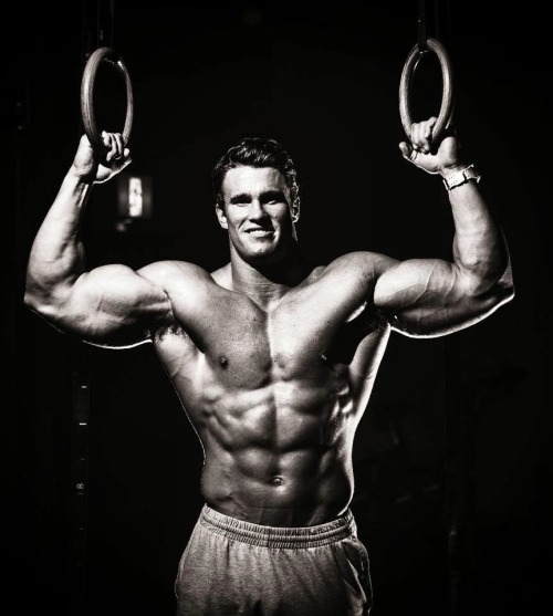 XXX myfavouriteguysblog:  Calum von Moger, bodybuilder photo