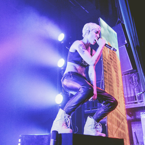 halseysource: Photographed by Mallory Turner | Badlands Tour, Los Angeles - 11.18.2015