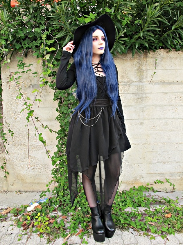 vanillasyndrome:  Witchy vibe for today’s coord 8) (top from here and wig from