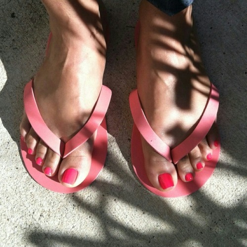 Submitted by: nolabboy  Is this your girl? If so her feet are gorgeous bro.