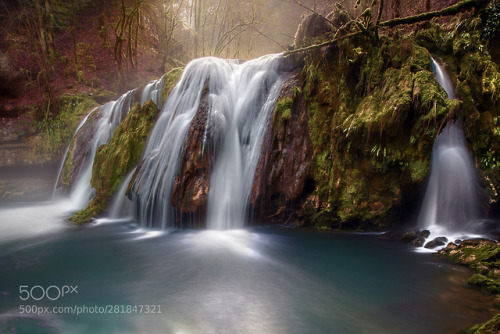 Silky waterfall by tenchinage