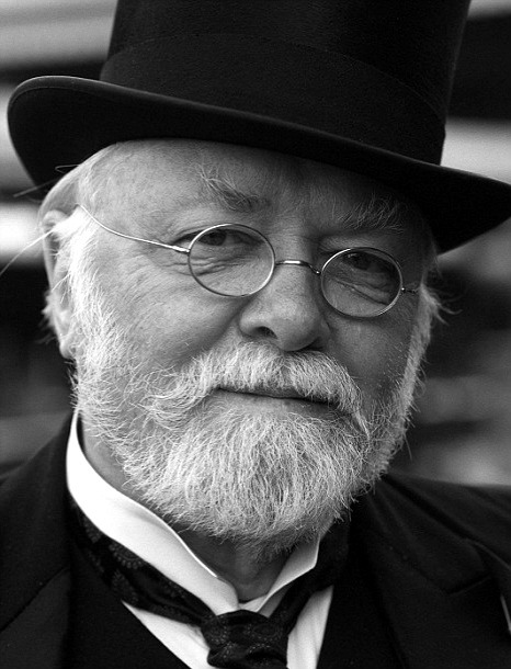 Porn Pics una-lady-italiana:  - Sir Richard Attenborough