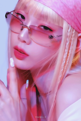 3/? Kim Taeyeon Gifs .
