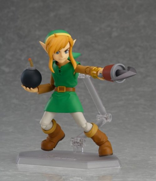persiansenpai:  triforce-princess:    figma Link: A Link Between Worlds | 46.99 USD Preorder,   Release Month : Oct. 2016   Click this invite link to get 5 USD off!  I will love you if you buy this for me. Thanks. 