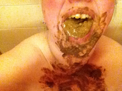 fizzyfilth:  curious-cunt:  Happy toilet today — smearing and eating. Consumed about ½ cup in