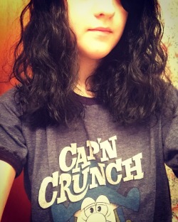 bi-sexual-nerd:  ya girl has black hair now 🖤🖤🖤 (does anyone else out there appreciate my Cap'n Crunch shirt besides me? no? ok.)