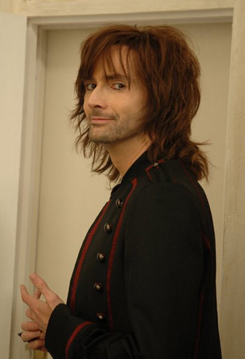 mizgnomer:  David Tennant with long hair I love a man who looks good with long hair