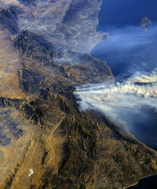 yahoonewsphotos: Striking NASA satellite views of the California wildfires The California wildfires 