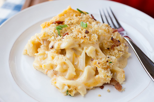 Creamy Mac n’ Cheese with Cauliflower & Apple-Smoked Bacon