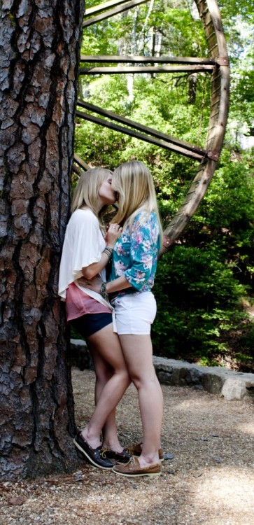 Lesbian Love adult photos