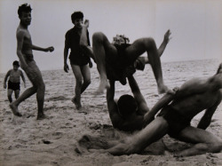 Harry Lapow - kids playing on beach 
