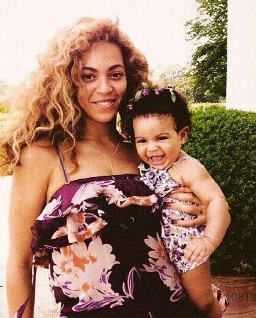 blackafricanandbeautiful:  Yoncé and Blue Ivy.   Black is beautiful!