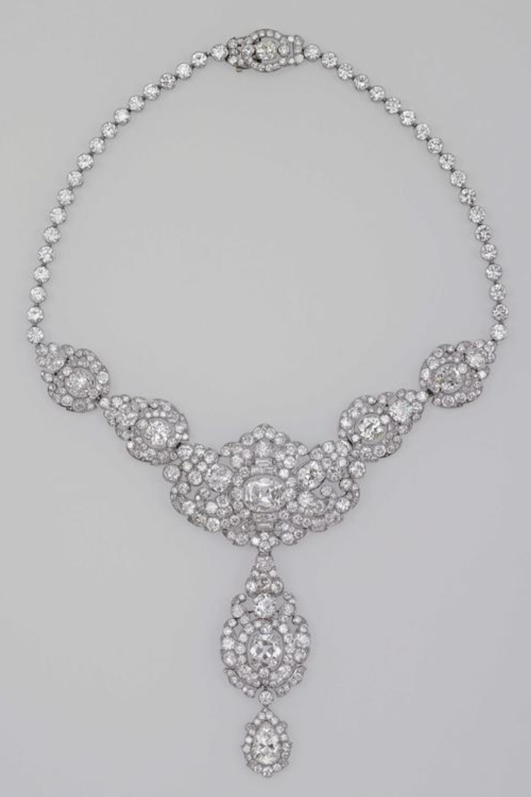 The Nizam Of Hyderabad Diamond Necklace Made By Cartier Circa 1935 the-nizam-of-hyderabad-diamond-necklace-made-by-cartier-circa-1935